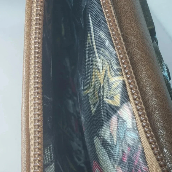 Wonder Woman Faux  Brown Leather DC Comics Womans Wallet. - Picture 5 of 9